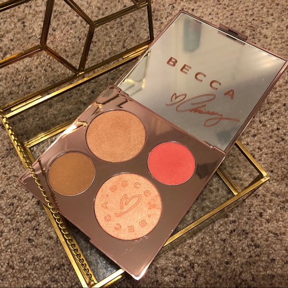Becca X Chrissy Teigen Glow Face Palette - Picture 2 of 4
